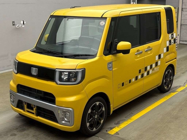 DAIHATSU WAKE 2015