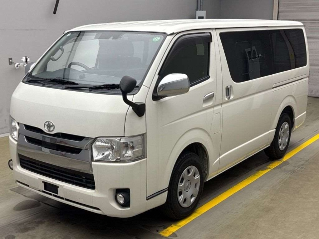 TOYOTA HIACE VAN 2019