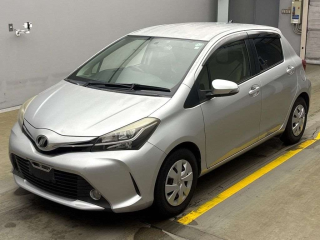 TOYOTA VITZ 2014