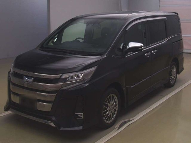 TOYOTA NOAH 2020