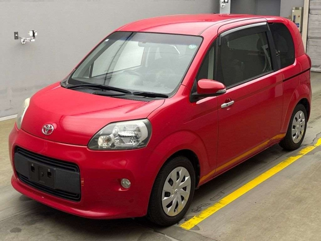 TOYOTA PORTE 2013