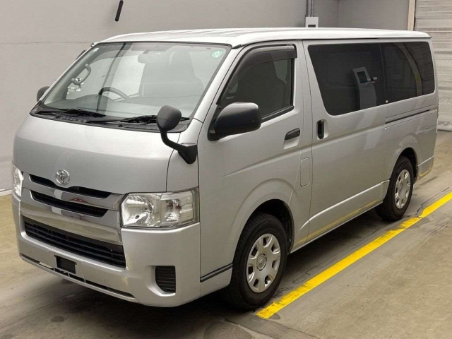 TOYOTA HIACE VAN 2016