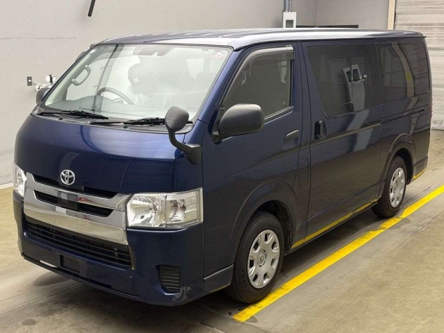 TOYOTA HIACE VAN 2019