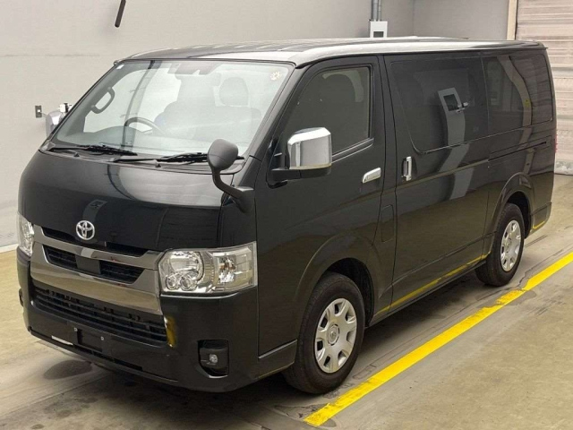 TOYOTA HIACE VAN 2023