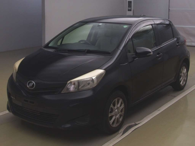 TOYOTA VITZ 2012