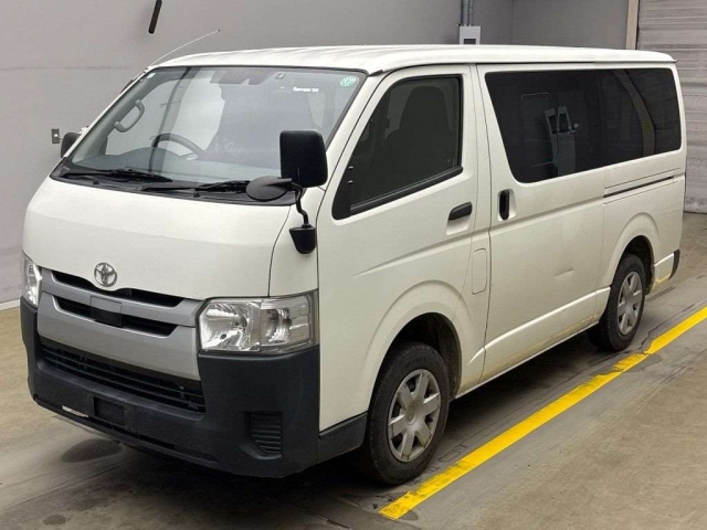 TOYOTA HIACE VAN 2020
