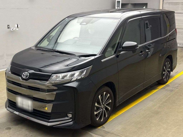 TOYOTA NOAH 2023