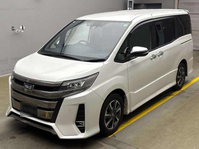 TOYOTA NOAH 2021