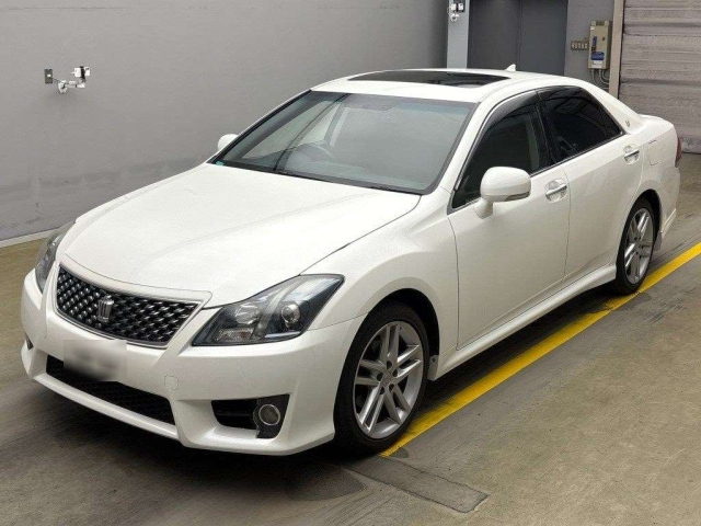 TOYOTA CROWN 2010
