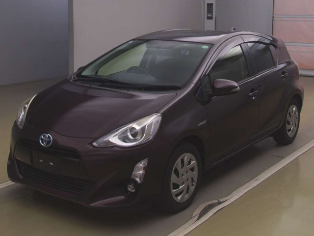 TOYOTA AQUA 2015