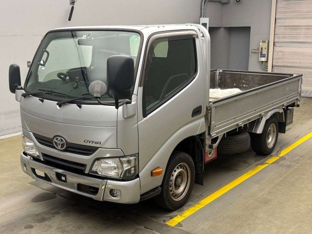 TOYOTA DYNA 2016