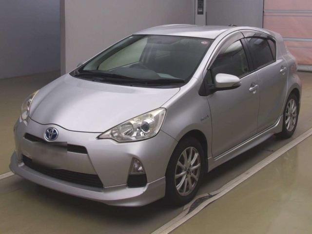 TOYOTA AQUA 2012