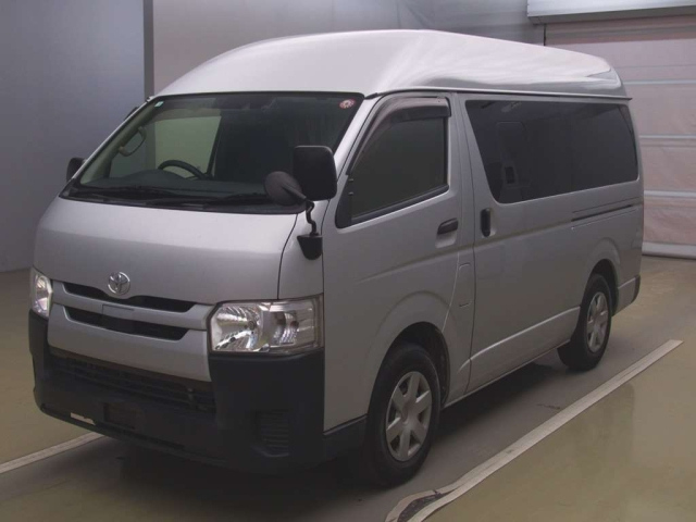 TOYOTA HIACE VAN 2019