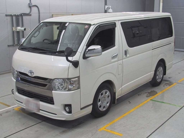 TOYOTA HIACE VAN 2016