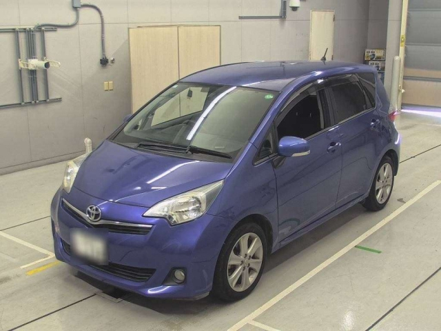 TOYOTA RACTIS 2013