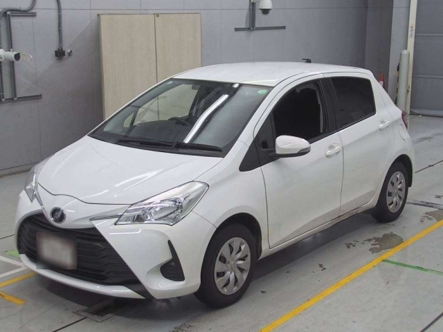 TOYOTA VITZ 2017