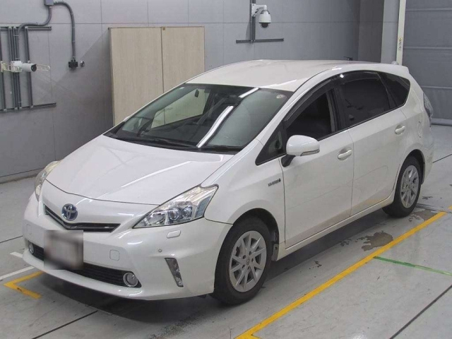 TOYOTA PRIUS ALPHA 2012