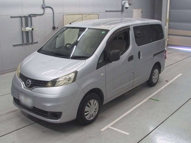 NISSAN NV200 2011