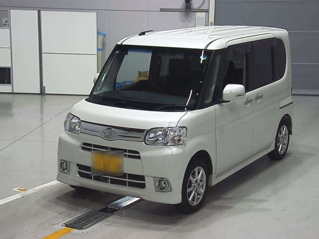 DAIHATSU TANTO 2011