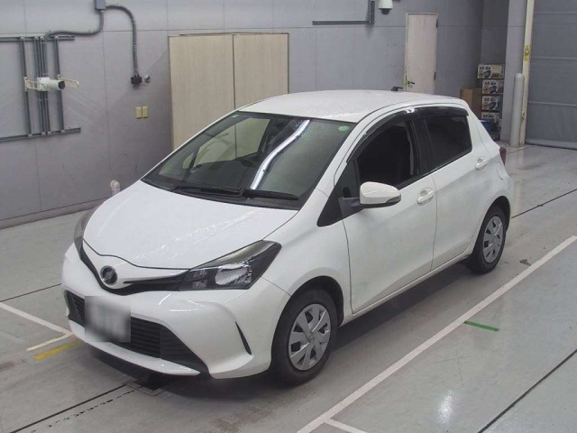 TOYOTA VITZ 2015