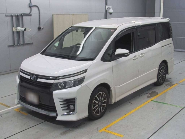 TOYOTA VOXY 2016