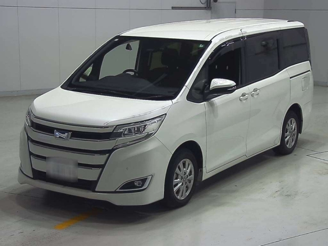 TOYOTA NOAH 2020