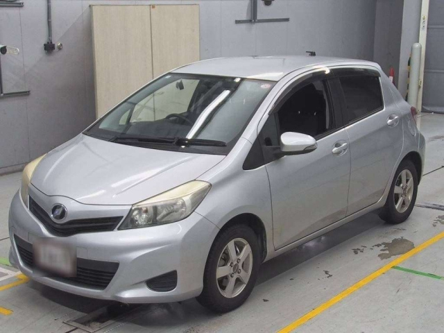 TOYOTA VITZ 2012