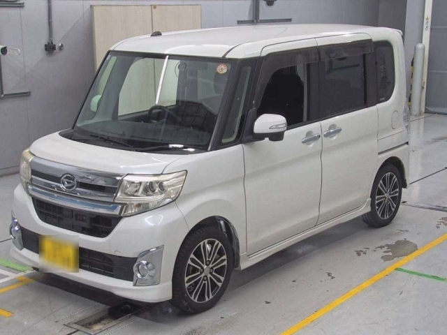 DAIHATSU TANTO 2014