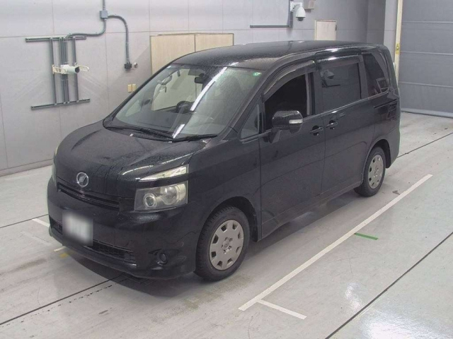 TOYOTA VOXY 2009