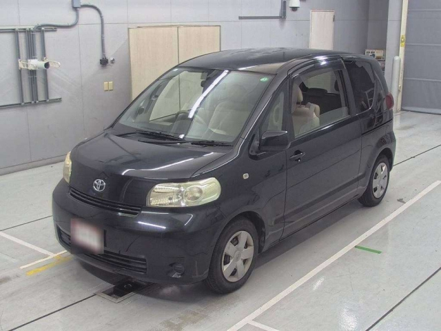 TOYOTA PORTE 2010