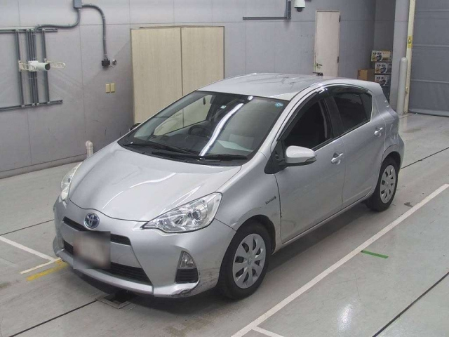 TOYOTA AQUA 2013