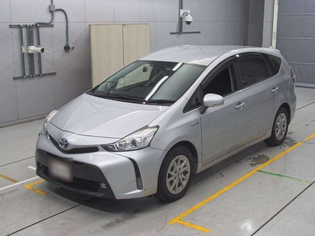 TOYOTA PRIUS ALPHA 2016