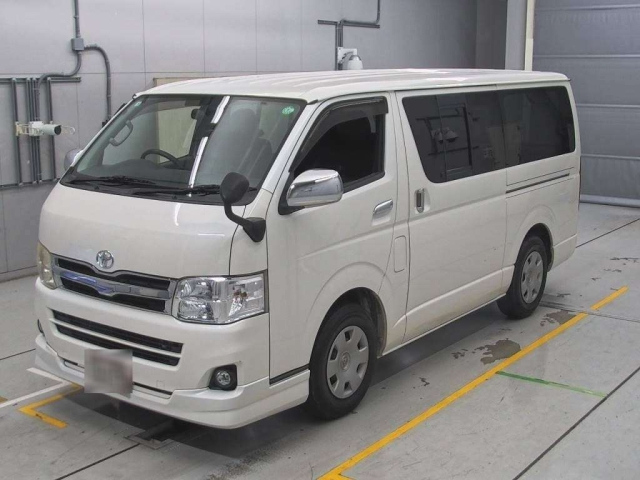 TOYOTA REGIUS ACE VAN 2011