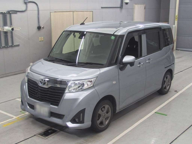 TOYOTA ROOMY 2017