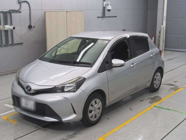 TOYOTA VITZ 2014