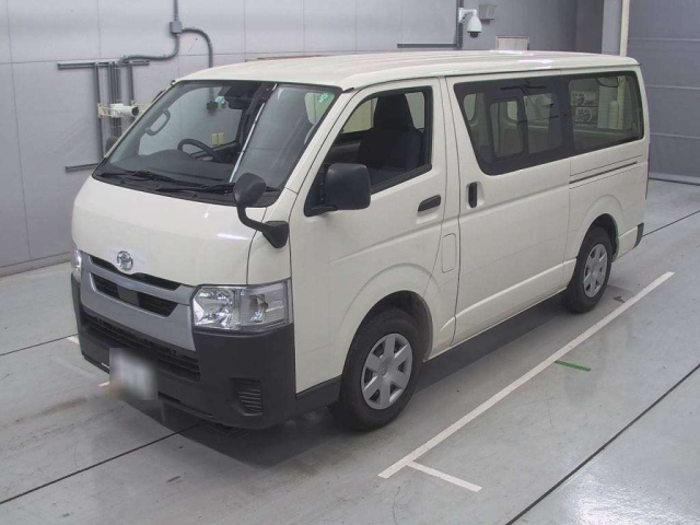 TOYOTA HIACE VAN 2023