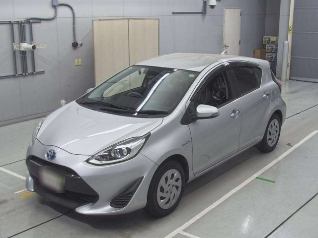 TOYOTA AQUA 2018