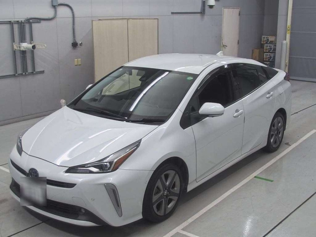 TOYOTA PRIUS 2021