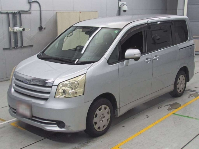 TOYOTA NOAH 2007