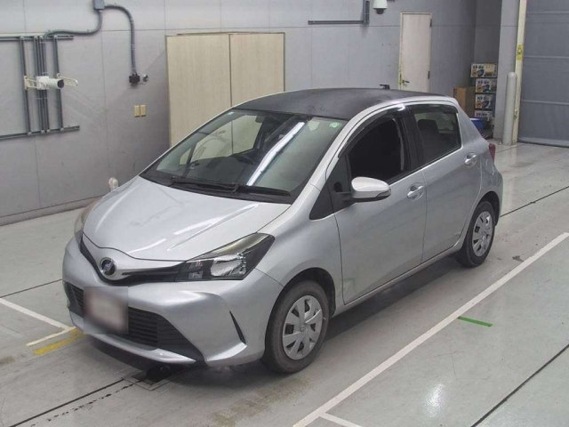 TOYOTA VITZ 2016