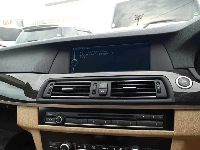BMW 5 SERIES 2011