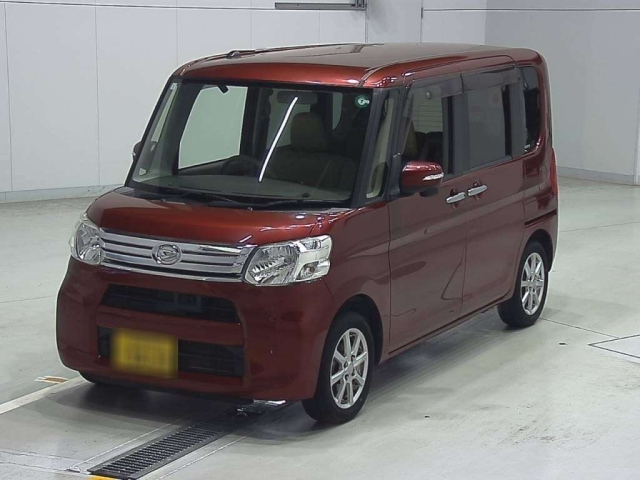 DAIHATSU TANTO 2015