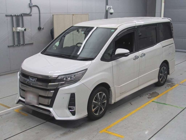 TOYOTA NOAH 2020