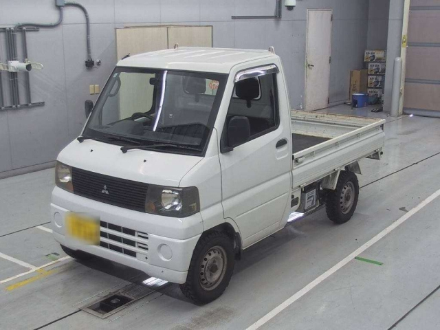 MITSUBISHI MINICAB TRUCK 2005