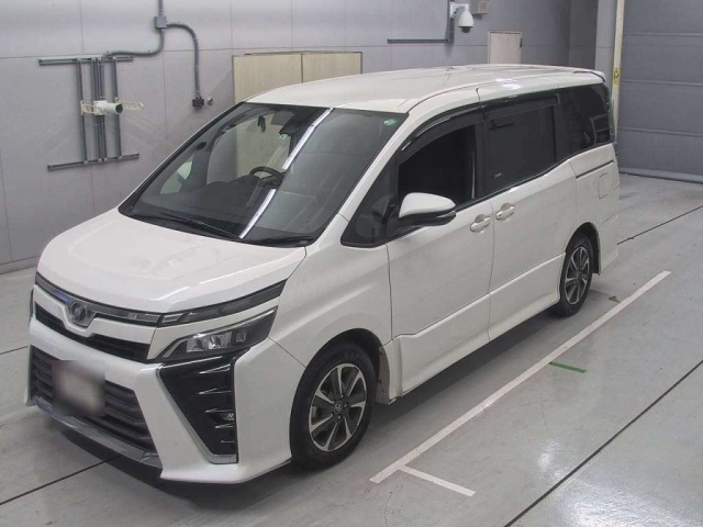 TOYOTA VOXY 2017