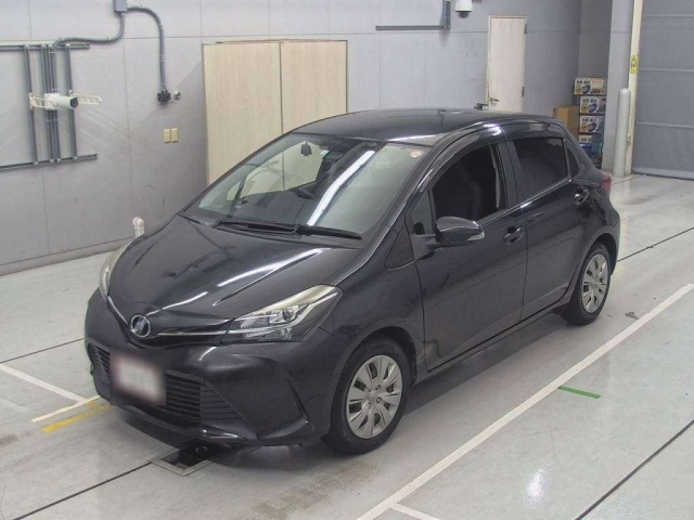 TOYOTA VITZ 2016