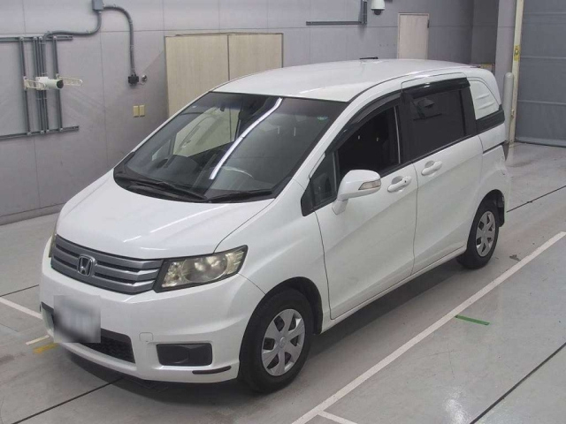 HONDA FREED 2013