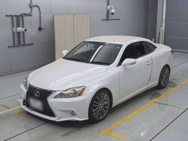LEXUS IS