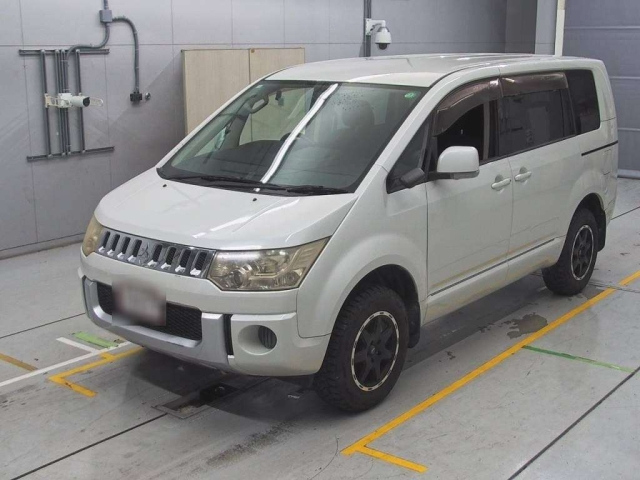 MITSUBISHI DELICA D5 2010