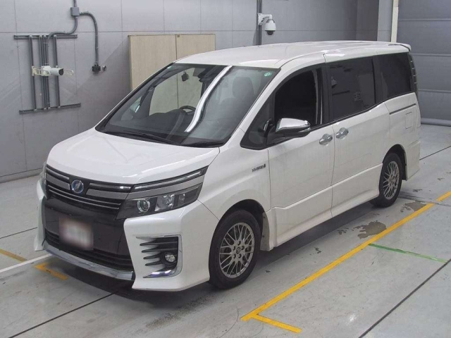 TOYOTA VOXY 2016